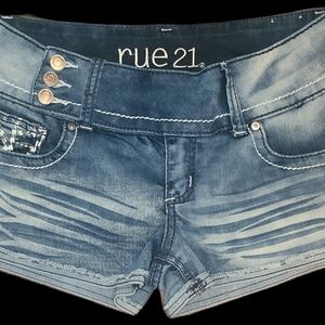 Rue 21 Women's Size 9/10 Shorts Check Out The 3 Button Front!